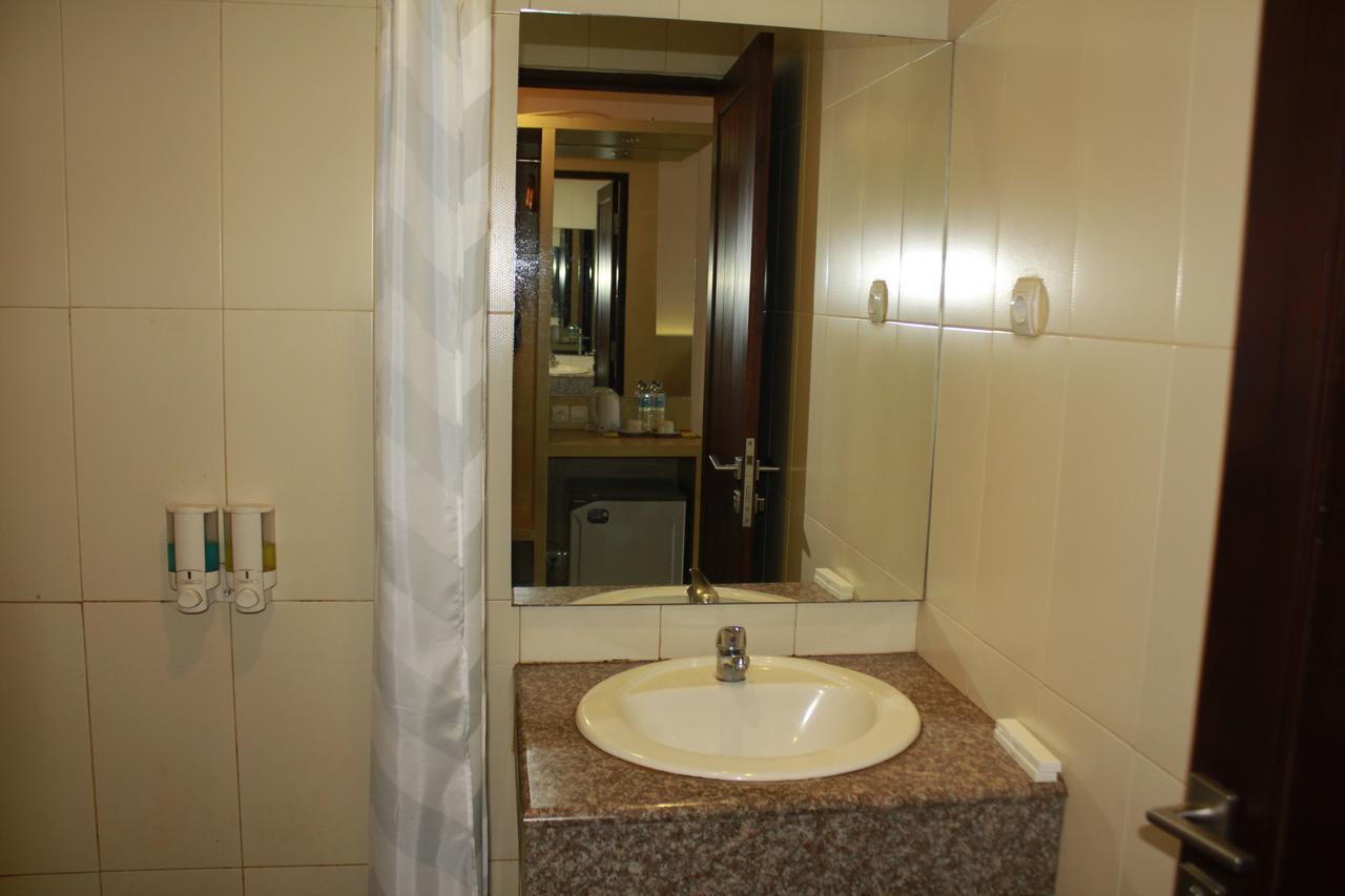 קליוראנג Akasa Hotel מראה חיצוני תמונה